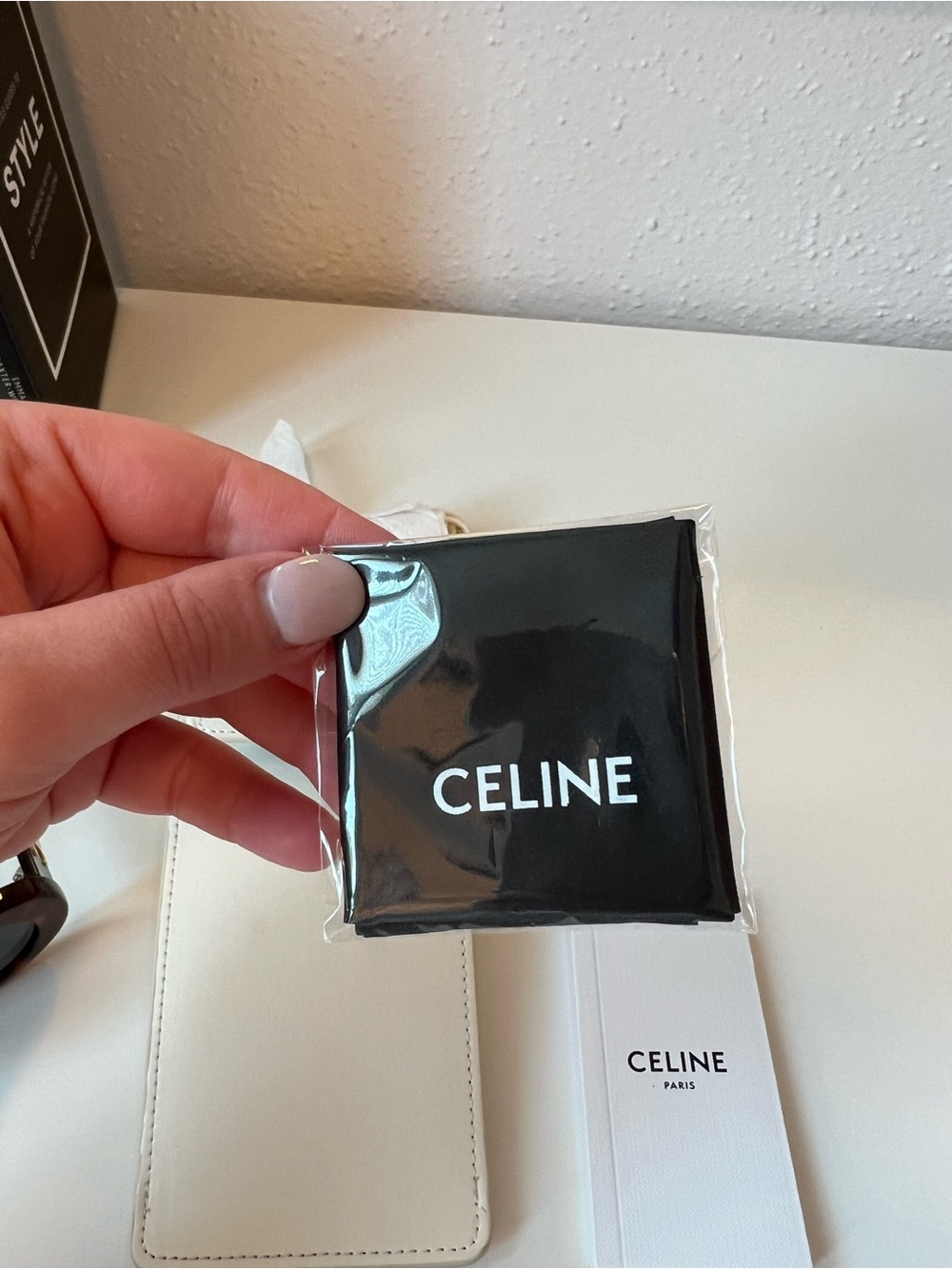 CELINE Tortoiseshell Oval Sunglasses - gently worn! - Picture 12 of 17